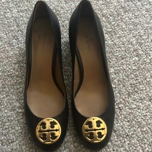 Tory Burch black pumps
